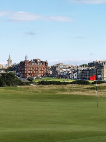 st andrews old course copyright christine olson (creative commons) view of St Andrews Old Course from the 16th green